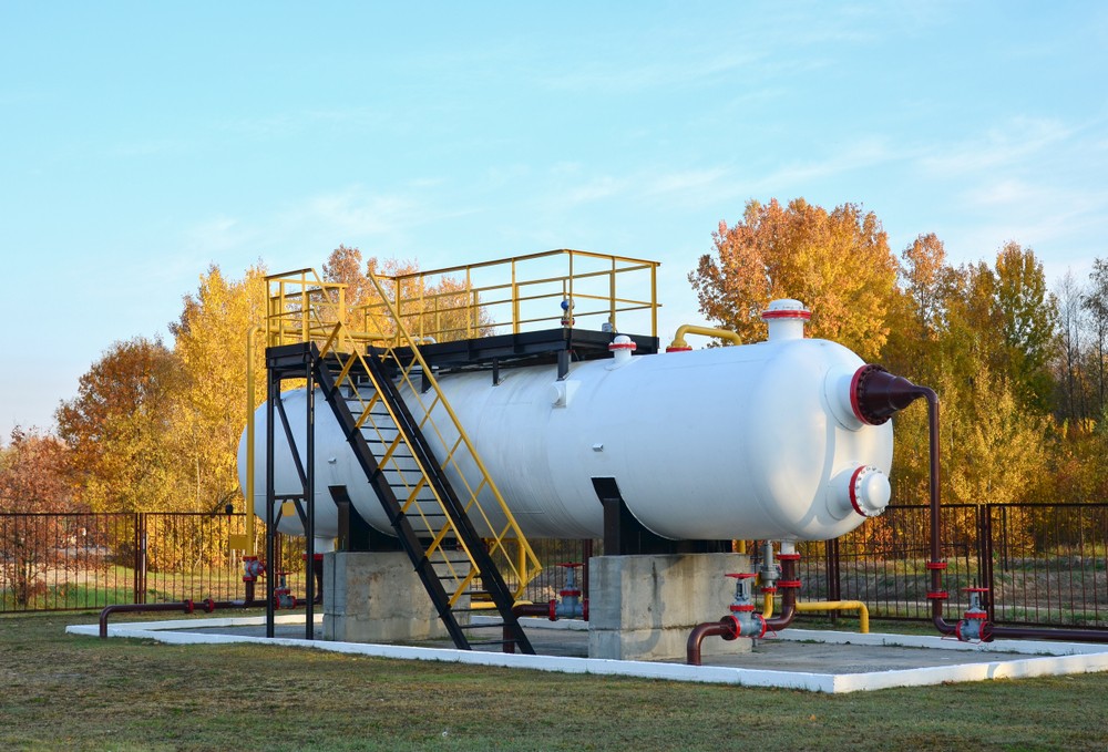 Separator,At,Oilfield,Production,Facility,,Separating,Oil,And,Gas,From